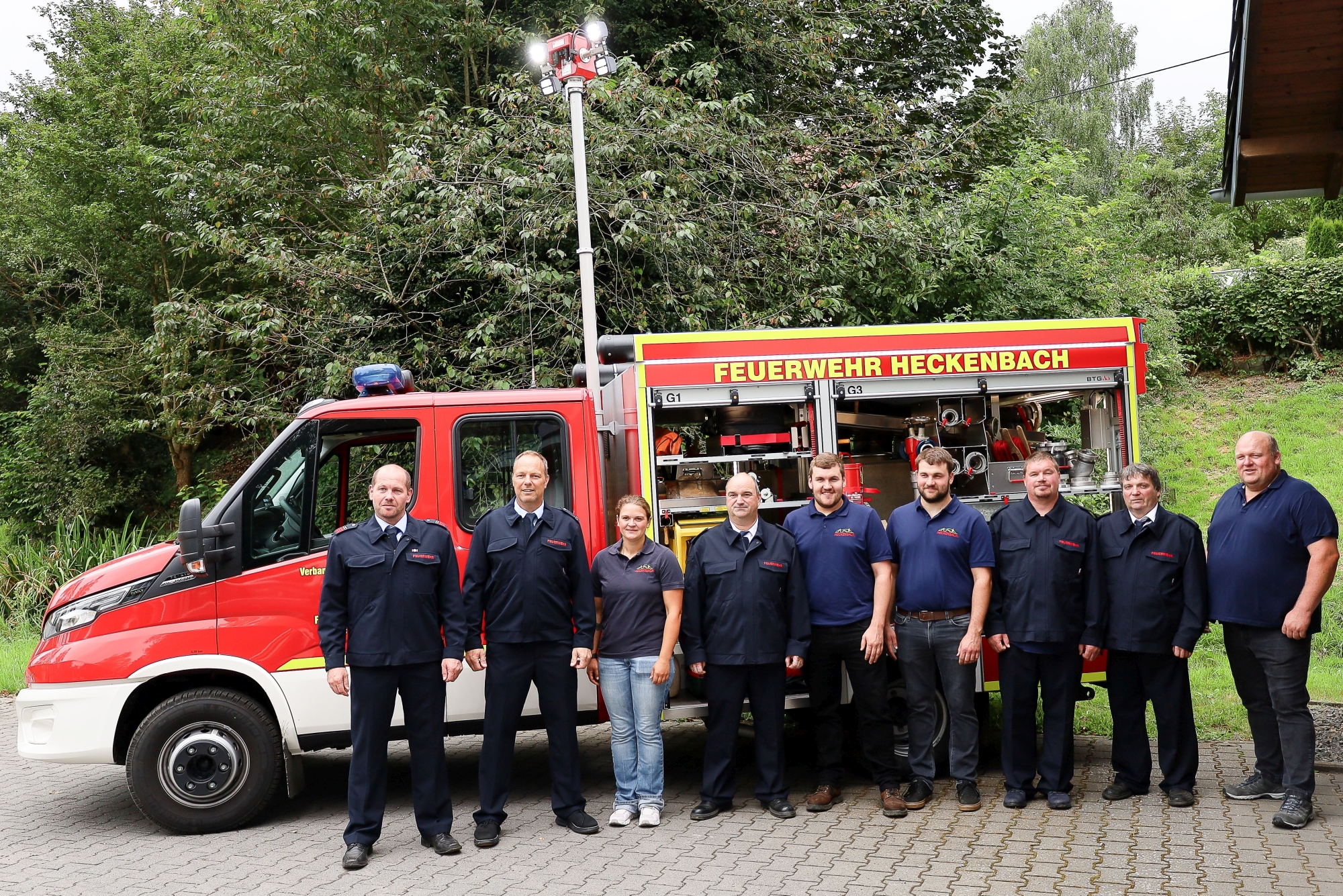 Feuerwehrkameraden Die Kameraden der freiwilligen Feuerwehr Heckenbach